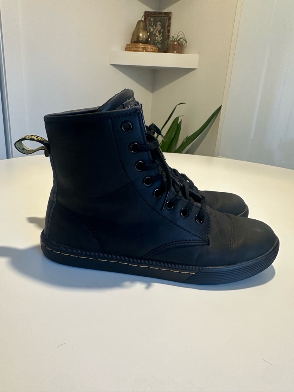 Dr. Martens Sheridan Black Leather Round Toe Lace-Up Ankle Boots Women’s US 7